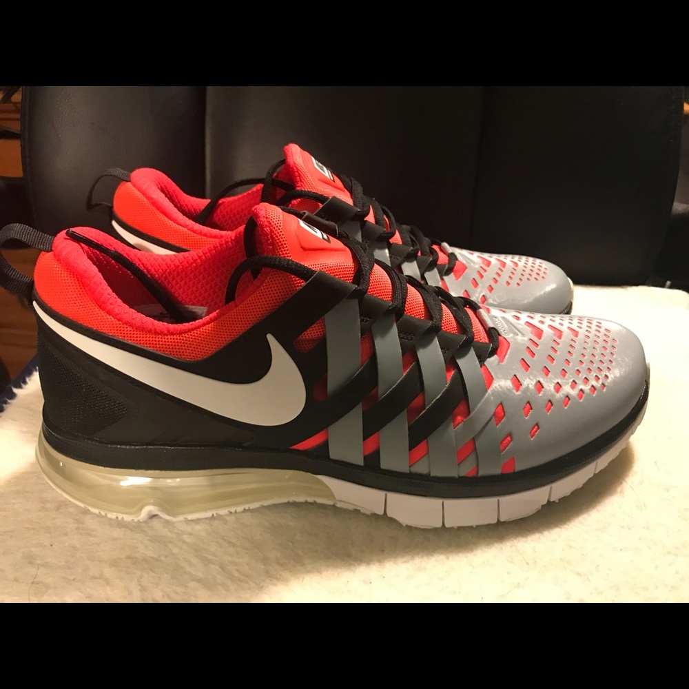 Nike Air Finger Trap Size 11